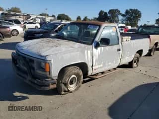 1992 Chevrolet Silverado 1500 с VIN 1GCEC14Z4NE117148, выставлен на аукционе Copart как лот 89776595 с пробегом Не указан миль и Чистый • Clean title. История ставок и продаж доступна на DreamBid. Изображение 1.