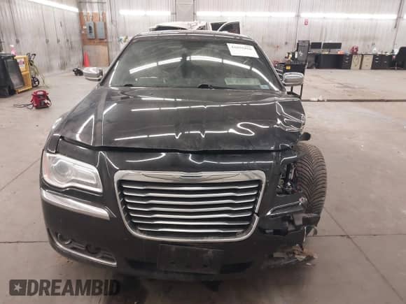 2013 Chrysler 300 C z VIN 2C3CCAKT1DH667134, wystawiony jako IAAI lot #41891856 z przebiegiem 162 489 mil mil oraz . Historia ofert i sprzedaży dostępna na DreamBid. Obrazek 13.