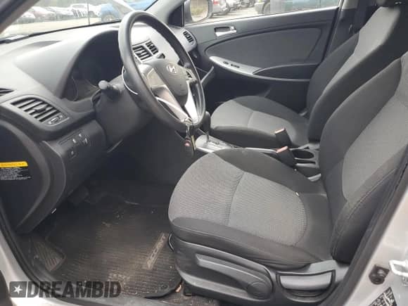 2013 Hyundai Accent GS z VIN KMHCT5AE7DU131061, wystawiony jako Copart lot #85678075 z przebiegiem 61 764 mil mil oraz Szkoda całkowita • Salvage title. Historia ofert i sprzedaży dostępna na DreamBid. Obrazek 7.