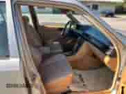 1986 Mercedes-Benz 300 E z VIN WDBEA30DXGA214357, wystawiony jako Copart lot #87459605 z przebiegiem 169 683 mil mil oraz Czysty tytuł • Clean title. Historia ofert i sprzedaży dostępna na DreamBid. Obrazek 5.