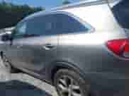 2016 Kia Sorento SXL z VIN 5XYPKDA50GG102557, wystawiony jako IAAI lot #43178938 z przebiegiem 76 209 mil mil oraz . Historia ofert i sprzedaży dostępna na DreamBid. Obrazek 14.