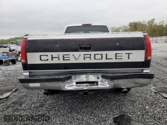 1997 Chevrolet Silverado 1500 with VIN 1GCEC14R2VZ231710, listed as a Copart auction lot 51452965 with 263,678 mi miles and Salvage title. Bid and sale history available at DreamBid. Image 6.