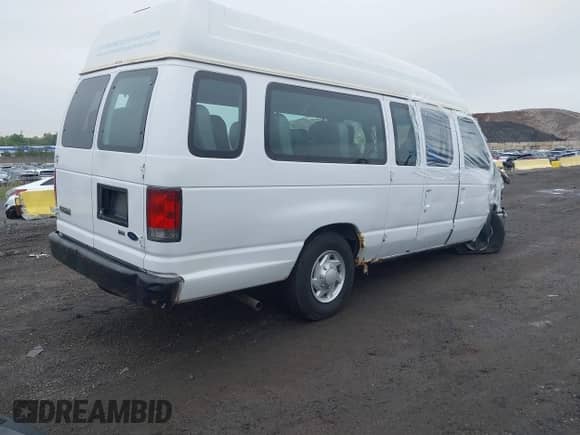 2012 Ford Econoline Cargo Commercial z VIN 1FTNS2EWXCDA42892, wystawiony jako IAAI lot #42219642 z przebiegiem 199 728 mil mil oraz . Historia ofert i sprzedaży dostępna na DreamBid. Obrazek 4.
