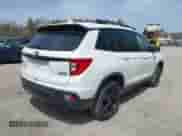 2021 Honda Passport Elite z VIN 5FNYF8H08MB014739, wystawiony jako IAAI lot #42137913 z przebiegiem 50 580 mil mil oraz . Historia ofert i sprzedaży dostępna na DreamBid. Obrazek 4.