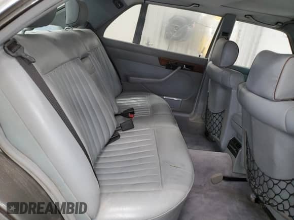 1984 Mercedes-Benz 500 с VIN WDBCA37AXEA039687, выставлен на аукционе Copart как лот 65851475 с пробегом 180 641 миль миль и Чистый • Clean title. История ставок и продаж доступна на DreamBid. Изображение 10.