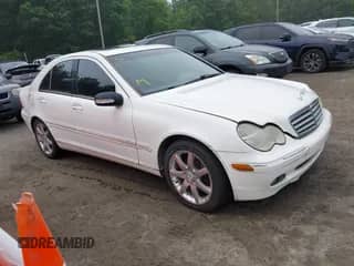 2003 Mercedes-Benz C 320 z VIN WDBRF84J43F414101, wystawiony jako IAAI lot #42385841 z przebiegiem Nie podano mil oraz . Historia ofert i sprzedaży dostępna na DreamBid. Obrazek 1.