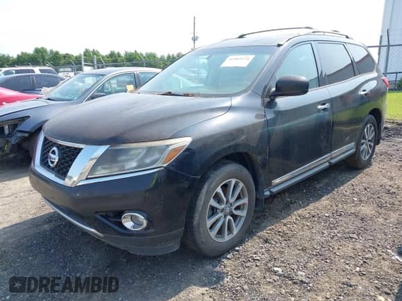 2013 Nissan Pathfinder SV with VIN 5N1AR2MN5DC615428, listed as a IAAI auction lot 42403274 with 226,435 mi miles and . Bid and sale history available at DreamBid. Image 2.