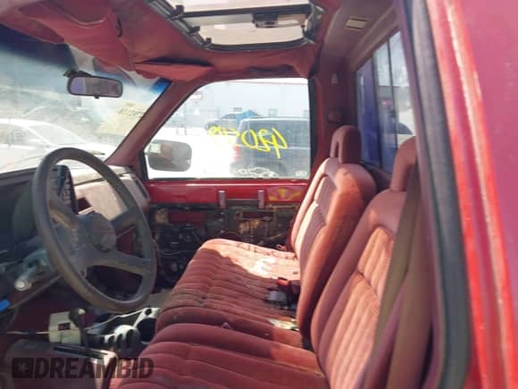 1988 Chevrolet Silverado 2500 с VIN 1GCFK24K5JZ172341, выставлен на аукционе IAAI как лот 42702118 с пробегом 166 380 миль миль и . История ставок и продаж доступна на DreamBid. Изображение 8.