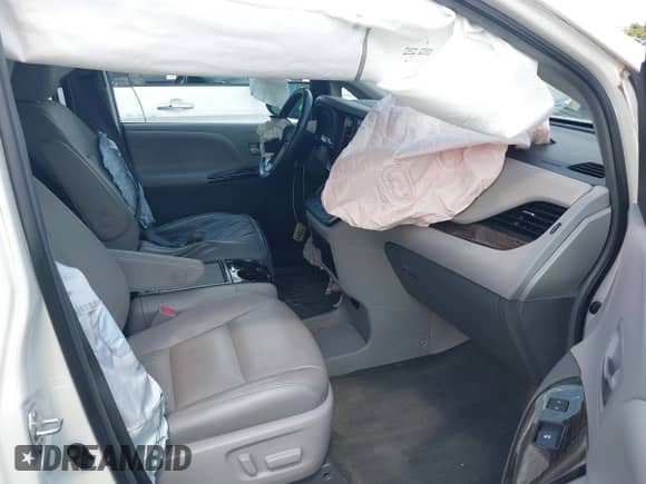 2015 Toyota Sienna XLE with VIN 5TDYK3DC5FS623932, listed as a IAAI auction lot 42716247 with 93,291 mi miles and . Bid and sale history available at DreamBid. Image 5.