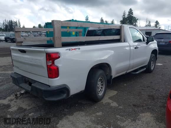 2019 Chevrolet Silverado 1500 Work Truck z VIN 3GCNYAEH9KG199986, wystawiony jako IAAI lot #42322710 z przebiegiem 35 160 mil mil oraz . Historia ofert i sprzedaży dostępna na DreamBid. Obrazek 4.