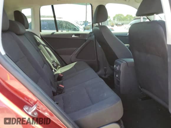 2015 Volkswagen Tiguan S с VIN WVGAV7AX1FW096832, выставлен на аукционе Copart как лот 71443315 с пробегом 97 359 миль миль и Списание • Salvage title. История ставок и продаж доступна на DreamBid. Изображение 10.