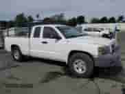 2007 Dodge Dakota ST with VIN 1D7HE22KX7S261199, listed as a Copart auction lot 82193485 with 119,935 mi miles and Salvage title. Bid and sale history available at DreamBid. Image 4.