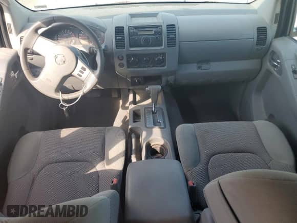 2008 Nissan Frontier SE z VIN 1N6AD09W98C436983, wystawiony jako Copart lot #67528985 z przebiegiem 148 283 mil mil oraz Szkoda całkowita • Salvage title. Historia ofert i sprzedaży dostępna na DreamBid. Obrazek 8.