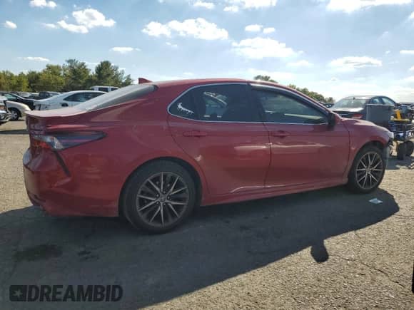 2022 Toyota Camry SE z VIN 4T1G11AK9NU025413, wystawiony jako Copart lot #82281465 z przebiegiem 70 268 mil mil oraz Szkoda całkowita • Salvage title. Historia ofert i sprzedaży dostępna na DreamBid. Obrazek 3.