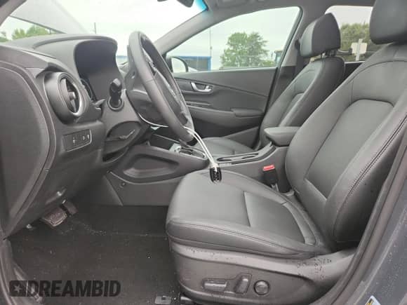 2023 Hyundai Kona Limited с VIN KM8K5CA35PU008260, выставлен на аукционе Copart как лот 67459405 с пробегом 8 394 миль миль и Списание • Salvage title. История ставок и продаж доступна на DreamBid. Изображение 7.