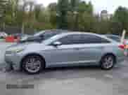 2015 Hyundai Sonata SE с VIN 5NPE24AF1FH070855, выставлен на аукционе IAAI как лот 43401764 с пробегом 150 569 миль миль и . История ставок и продаж доступна на DreamBid. Изображение 14.
