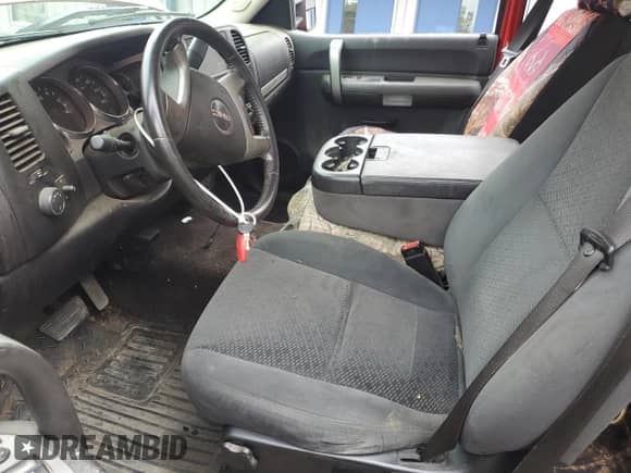 2007 GMC Sierra 1500 Work Truck with VIN 1GTEK19067Z505653, listed as a Copart auction lot 82131035 with 166,553 mi miles and Salvage title. Bid and sale history available at DreamBid. Image 7.