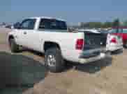 2001 Dodge 1500 z VIN 1B7HF13Y71J566869, wystawiony jako IAAI lot #42419725 z przebiegiem 160 250 mil mil oraz . Historia ofert i sprzedaży dostępna na DreamBid. Obrazek 3.