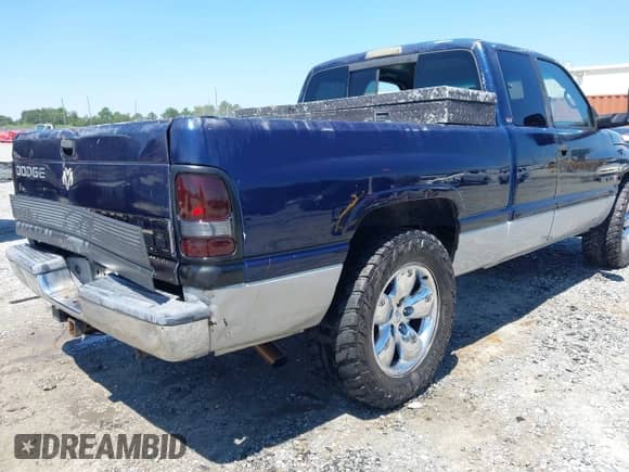 2000 Dodge 1500 с VIN 3B7HC12Z2YG122832, выставлен на аукционе IAAI как лот 43090698 с пробегом 239 655 миль миль и . История ставок и продаж доступна на DreamBid. Изображение 6.