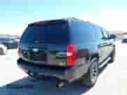 2008 Chevrolet Suburban 2LT z VIN 3GNFK16368G215490, wystawiony jako IAAI lot #41849979 z przebiegiem 195 184 mil mil oraz . Historia ofert i sprzedaży dostępna na DreamBid. Obrazek 4.