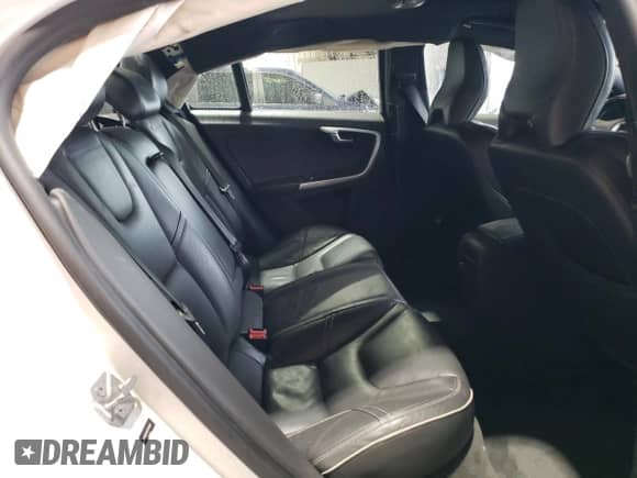 2015 Volvo S60 T6 R-Design Platinum с VIN YV1902TS8F1346987, выставлен на аукционе Copart как лот 72720554 с пробегом 139 797 миль миль и Списание • Salvage title. История ставок и продаж доступна на DreamBid. Изображение 10.