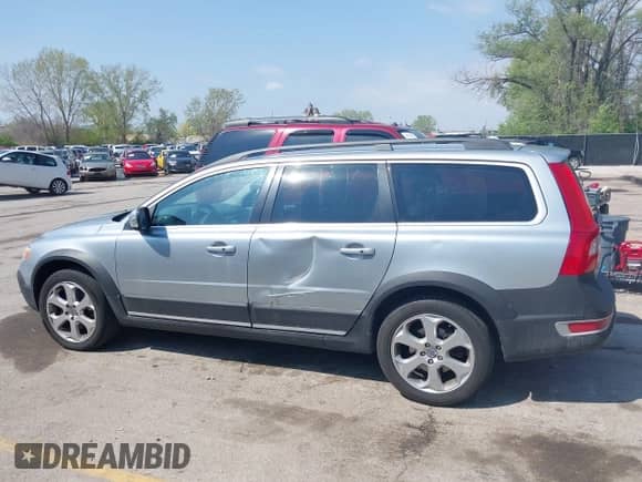 2010 Volvo XC70 3.0T с VIN YV4992BZ6A1084760, выставлен на аукционе IAAI как лот 42071652 с пробегом 175 730 миль миль и . История ставок и продаж доступна на DreamBid. Изображение 14.