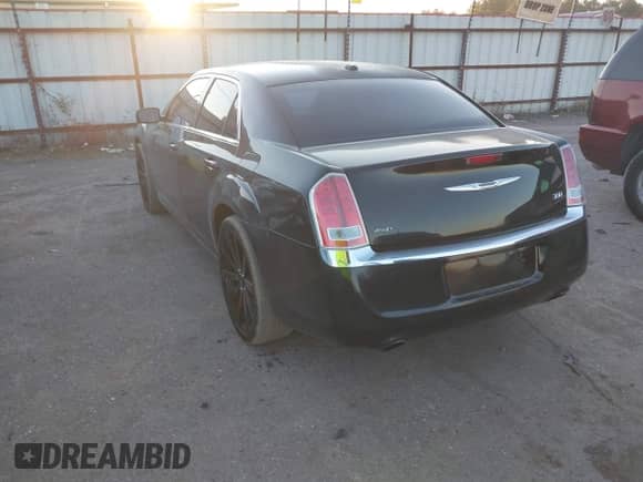 2013 Chrysler 300 с VIN 2C3CCARG3DH585611, выставлен на аукционе IAAI как лот 43333964 с пробегом 115 262 миль миль и . История ставок и продаж доступна на DreamBid. Изображение 3.