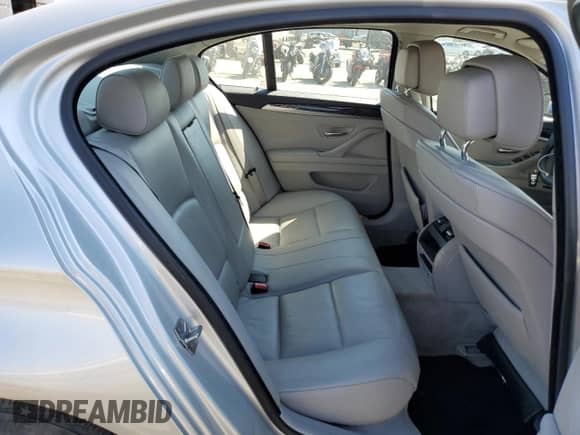 2012 BMW 5 Series 528i с VIN WBAXG5C54CDY29906, выставлен на аукционе Copart как лот 81723985 с пробегом 97 538 миль миль и Чистый • Clean title. История ставок и продаж доступна на DreamBid. Изображение 10.