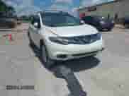 2011 Nissan Murano LE z VIN JN8AZ1MU8BW068239, wystawiony jako IAAI lot #42658779 z przebiegiem 121 433 mil mil oraz . Historia ofert i sprzedaży dostępna na DreamBid. Obrazek 6.