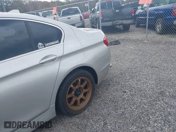 2011 BMW 5 Series 528i с VIN WBAFR1C59BC260926, выставлен на аукционе IAAI как лот 43472061 с пробегом 113 600 миль миль и . История ставок и продаж доступна на DreamBid. Изображение 6.