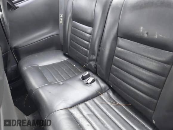 2003 Ford Mustang GT Deluxe z VIN 1FAFP42X83F367937, wystawiony jako IAAI lot #43411690 z przebiegiem Nie podano mil oraz . Historia ofert i sprzedaży dostępna na DreamBid. Obrazek 8.