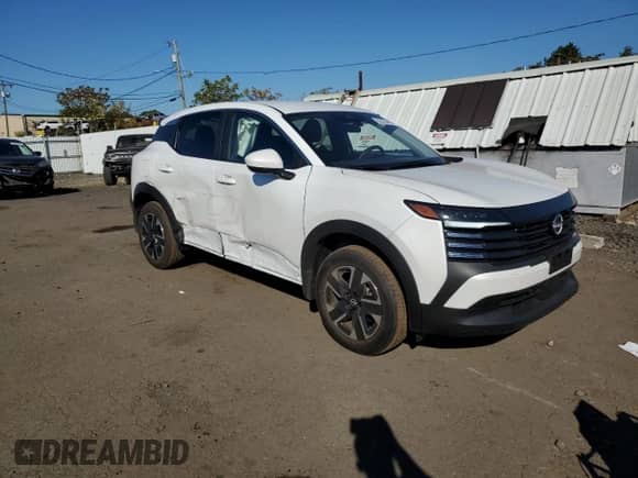 2025 Nissan Kicks SV z VIN 3N8AP6CB0SL439242, wystawiony jako Copart lot #85320445 z przebiegiem 2 187 mil mil oraz Szkoda całkowita • Salvage title. Historia ofert i sprzedaży dostępna na DreamBid. Obrazek 4.