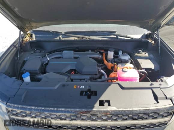 2024 Hyundai Santa Fe Calligraphy с VIN 5NMP5DG13RH002697, выставлен на аукционе Copart как лот 77316354 с пробегом 3 991 миль миль и Списание • Salvage title. История ставок и продаж доступна на DreamBid. Изображение 12.