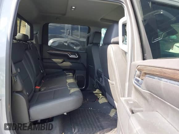 2024 Chevrolet Silverado 1500 RST with VIN 2GCUDEED2R1240604, listed as a IAAI auction lot 43225776 with 19,096 mi miles and . Bid and sale history available at DreamBid. Image 8.