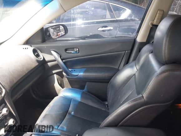 2014 Nissan Maxima S z VIN 1N4AA5AP6EC488666, wystawiony jako IAAI lot #42982216 z przebiegiem 250 486 mil mil oraz . Historia ofert i sprzedaży dostępna na DreamBid. Obrazek 5.