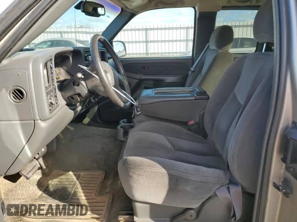 2003 GMC Sierra 1500 SLE with VIN 2GTEK19V831265505, listed as a Copart auction lot 79110744 with 251,425 mi miles and Clean title. Bid and sale history available at DreamBid. Image 7.
