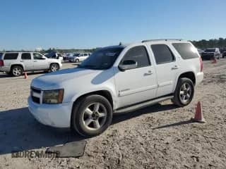 2008 Chevrolet Tahoe 2LT z VIN 1GNFC13048R268387, wystawiony jako Copart lot #87075985 z przebiegiem 215 039 mil mil oraz Szkoda całkowita • Salvage title. Historia ofert i sprzedaży dostępna na DreamBid. Obrazek 1.