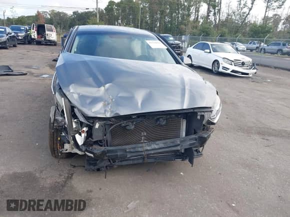 2018 Hyundai Sonata Sport with VIN 5NPE34AF1JH721360, listed as a IAAI auction lot 43330551 with 201,685 mi miles and . Bid and sale history available at DreamBid. Image 6.