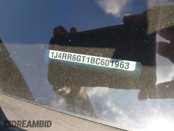 2011 Jeep Grand Cherokee Overland with VIN 1J4RR6GT1BC601963, listed as a IAAI auction lot 43373913 with 170,998 mi miles and . Bid and sale history available at DreamBid. Image 9.