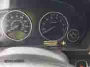 2018 BMW 3 Series 320i xDrive z VIN WBA8A3C57JA499543, wystawiony jako IAAI lot #43032701 z przebiegiem 221 751 mil mil oraz . Historia ofert i sprzedaży dostępna na DreamBid. Obrazek 7.