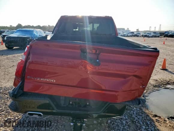 2022 Chevrolet Silverado 1500 LT Trail Boss z VIN 3GCUDFET5NG553063, wystawiony jako Copart lot #69276765 z przebiegiem 93 125 mil mil oraz Szkoda całkowita • Salvage title. Historia ofert i sprzedaży dostępna na DreamBid. Obrazek 6.