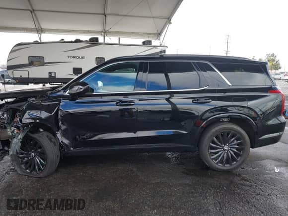 2025 Hyundai Palisade Calligraphy с VIN KM8R7DGE4SU810783, выставлен на аукционе IAAI как лот 41583949 с пробегом 3 789 миль миль и . История ставок и продаж доступна на DreamBid. Изображение 15.