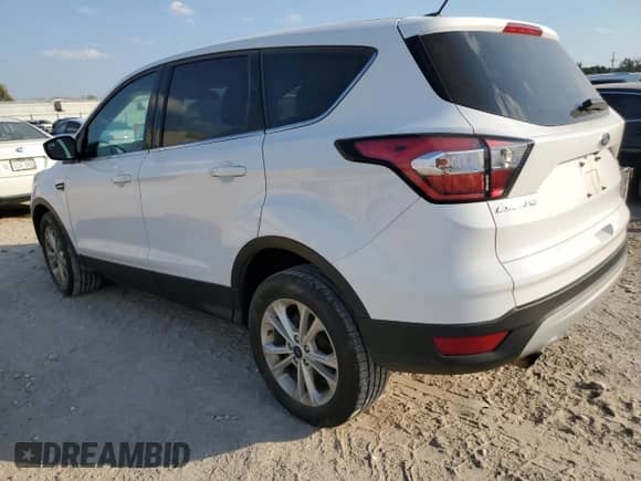 2017 Ford Escape SE z VIN 1FMCU9GD6HUC68517, wystawiony jako Copart lot #82600725 z przebiegiem 208 515 mil mil oraz Czysty tytuł • Clean title. Historia ofert i sprzedaży dostępna na DreamBid. Obrazek 2.