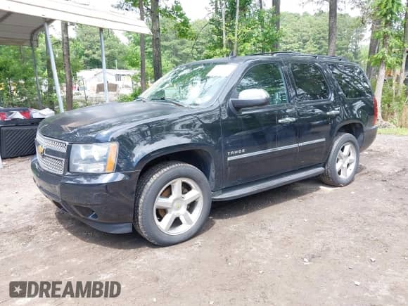 2014 Chevrolet Tahoe LTZ с VIN 1GNSKCE03ER155505, выставлен на аукционе IAAI как лот 42397154 с пробегом 253 071 миль миль и . История ставок и продаж доступна на DreamBid. Изображение 17.