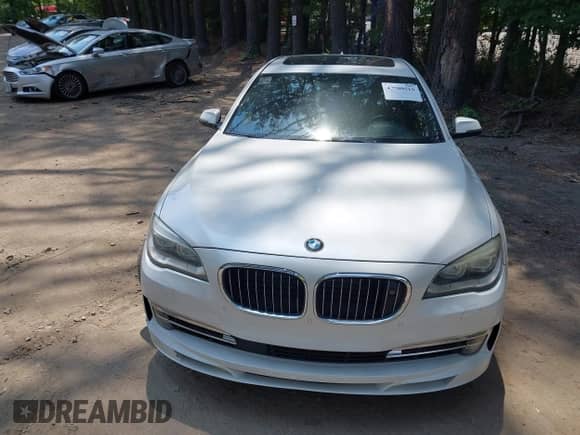2013 BMW 7 Series 750Li с VIN WBAYE8C55DDS16013, выставлен на аукционе IAAI как лот 42709519 с пробегом 123 405 миль миль и . История ставок и продаж доступна на DreamBid. Изображение 12.