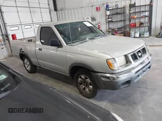 1998 Nissan Frontier XE z VIN 1N6DD21S9WC331083, wystawiony jako IAAI lot #42202743 z przebiegiem 205 221 mil mil oraz . Historia ofert i sprzedaży dostępna na DreamBid. Obrazek 1.