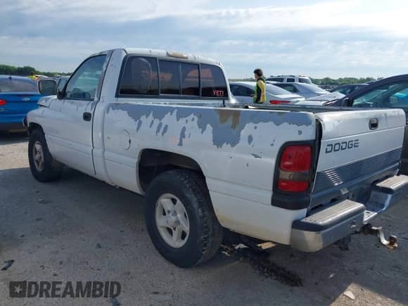 1996 Dodge 1500 с VIN 1B7HC16Y5TJ182080, выставлен на аукционе IAAI как лот 42177530 с пробегом 190 521 миль миль и . История ставок и продаж доступна на DreamBid. Изображение 3.