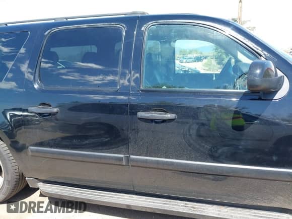 2007 Chevrolet Suburban LS with VIN 3GNFC16037G221071, listed as a IAAI auction lot 42697974 with 247,525 mi miles and . Bid and sale history available at DreamBid. Image 14.