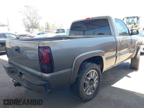 2002 Chevrolet Silverado 1500 LS с VIN 1GCEC14T22Z194035, выставлен на аукционе IAAI как лот 42620023 с пробегом Не указан миль и . История ставок и продаж доступна на DreamBid. Изображение 4.