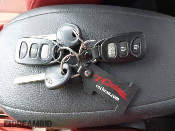 2012 Hyundai Veloster w/Black Int z VIN KMHTC6ADXCU053810, wystawiony jako IAAI lot #42502090 z przebiegiem 40 368 mil mil oraz . Historia ofert i sprzedaży dostępna na DreamBid. Obrazek 11.